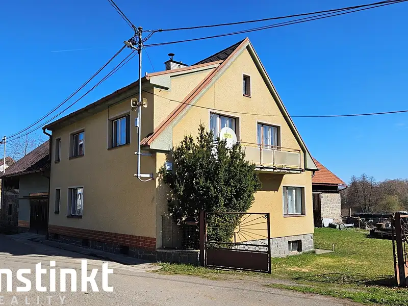 Prodej rodinného domu 450 m², pozemek 1844 m², Kolinec – náhled fotky 2