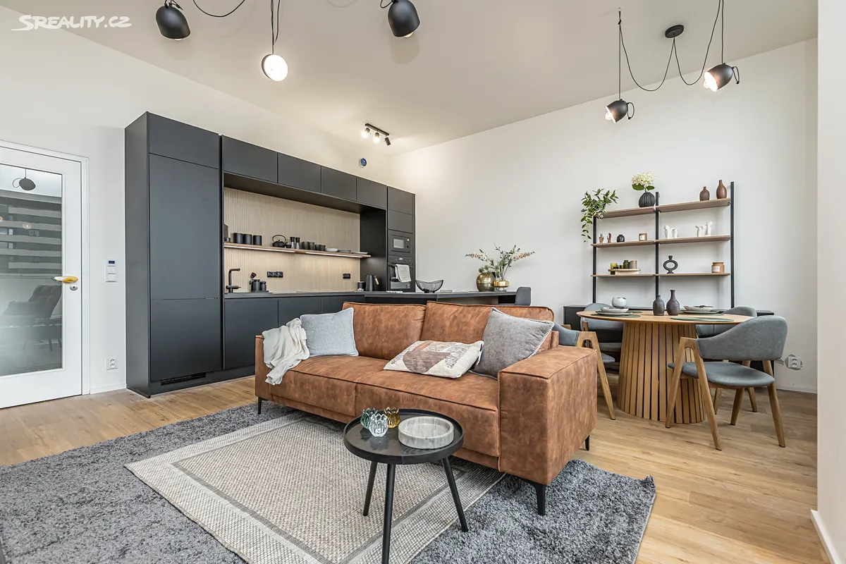 Prodej bytu 2+kk 64 m² – pohled 2