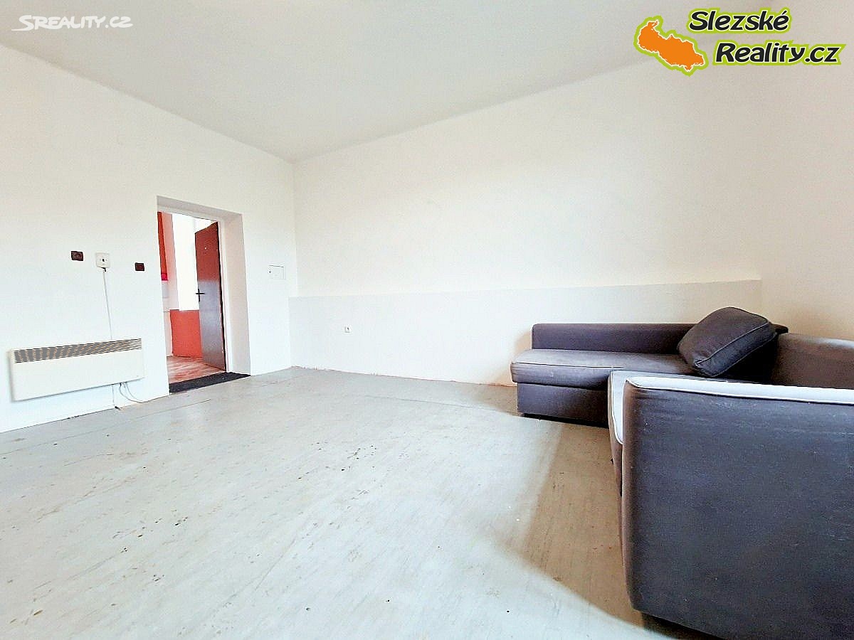 Pronájem bytu 2+1 65 m² – pohled 2