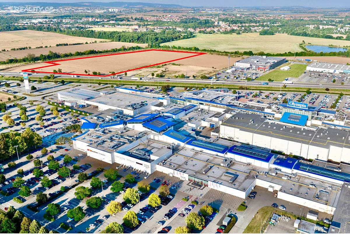 Prodej komerčního pozemku 7000 m² – další