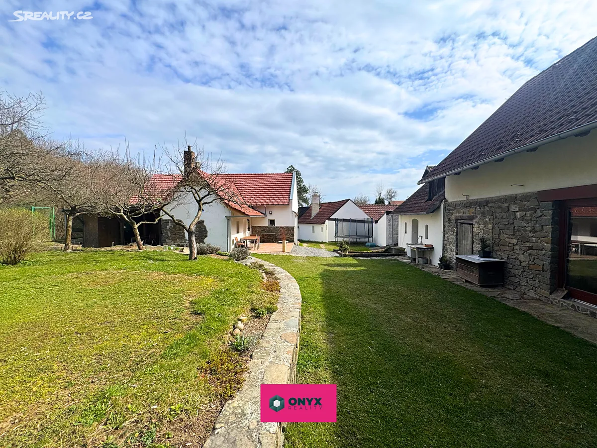 Prodej rodinného domu 354 m², pozemek 3874 m², Habrovany