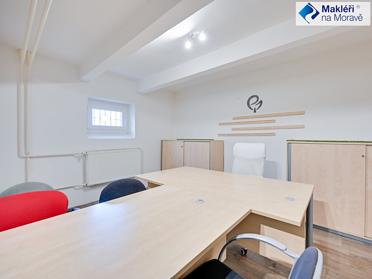 Комерційне приміщення на продаж, 254 м² (25 з 32)