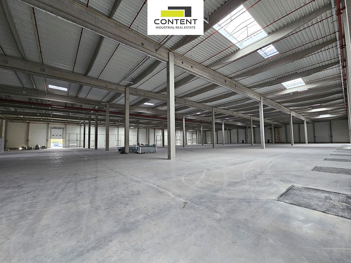Pronájem skladového prostoru 5121 m² – fotografie 2