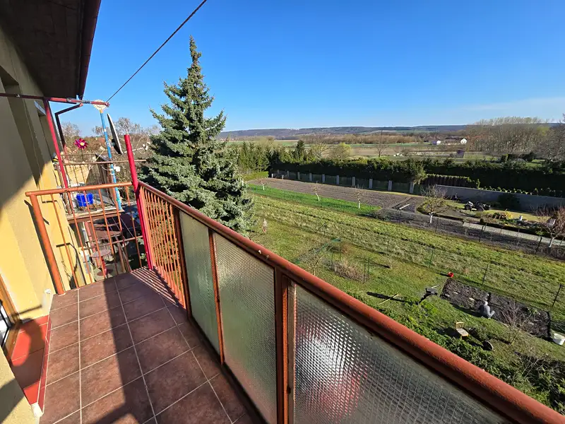 Prodej bytu 3+1 73 m², Koštice – náhled fotky 1