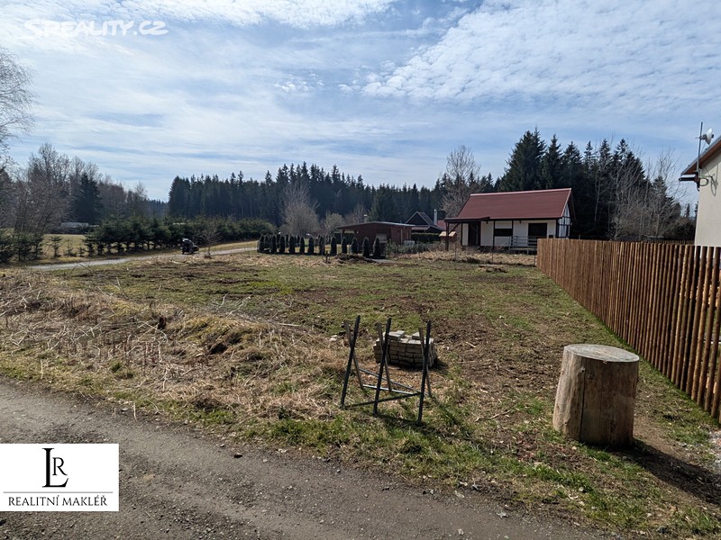 Prodej  stavebního pozemku 393 m² – pohled 4