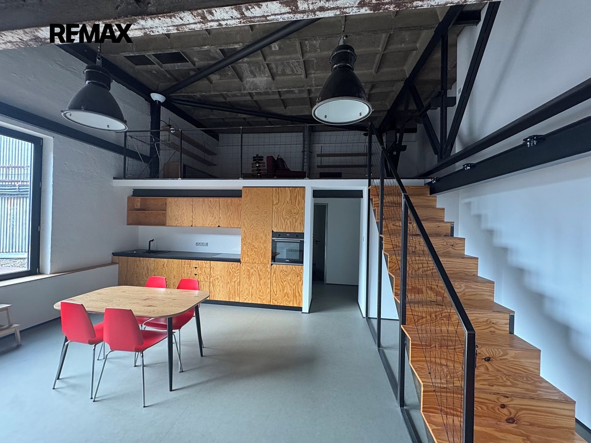 Pronájem bytu 2+kk 105 m²