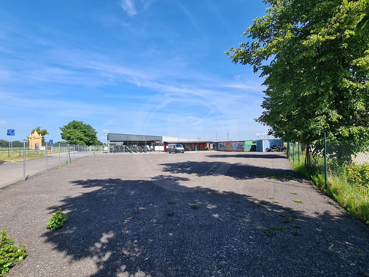 Pronájem komerční nemovitosti 1000 m² – fotografie 3