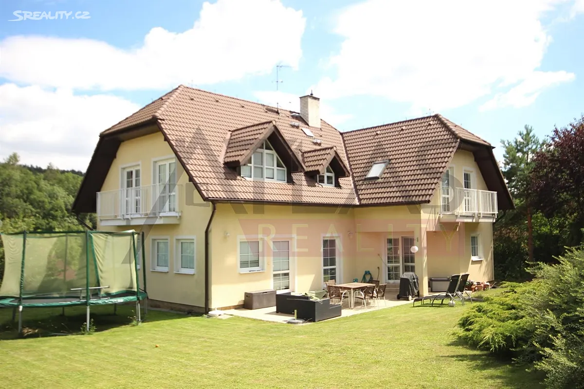 Pronájem rodinného domu 303 m², pozemek 1000 m², Nebušice