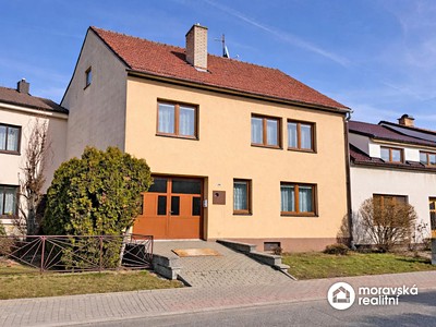 Prodej  rodinného domu 243 m², pozemek 1 058 m²