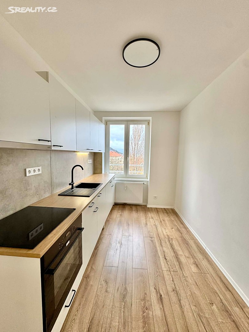 Pronájem bytu 2+1 53 m² – pohled 3