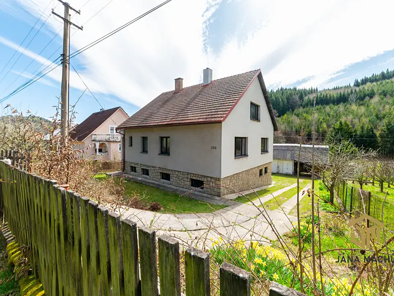 Prodej rodinného domu 120 m², pozemek 1432 m², Vlčková – náhled fotky 1