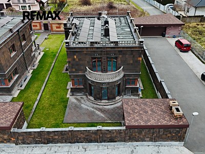 Pronájem  rodinného domu 450 m², pozemek 701 m²