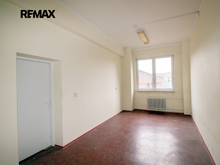 Pronájem komerčního prostoru, 18 m² (2 z 4)