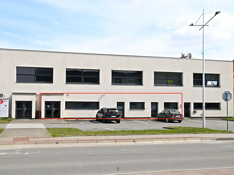 Pronájem obchodního prostoru 800 m², Valašské Meziříčí – náhled fotky 1