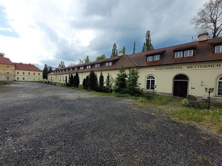 Комерційне приміщення на продаж, 1 539 м² (1 з 13)