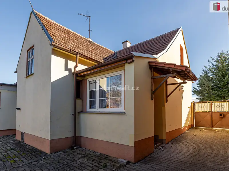 Prodej rodinného domu 115 m², pozemek 1316 m², Dobrovíz – náhled fotky 2