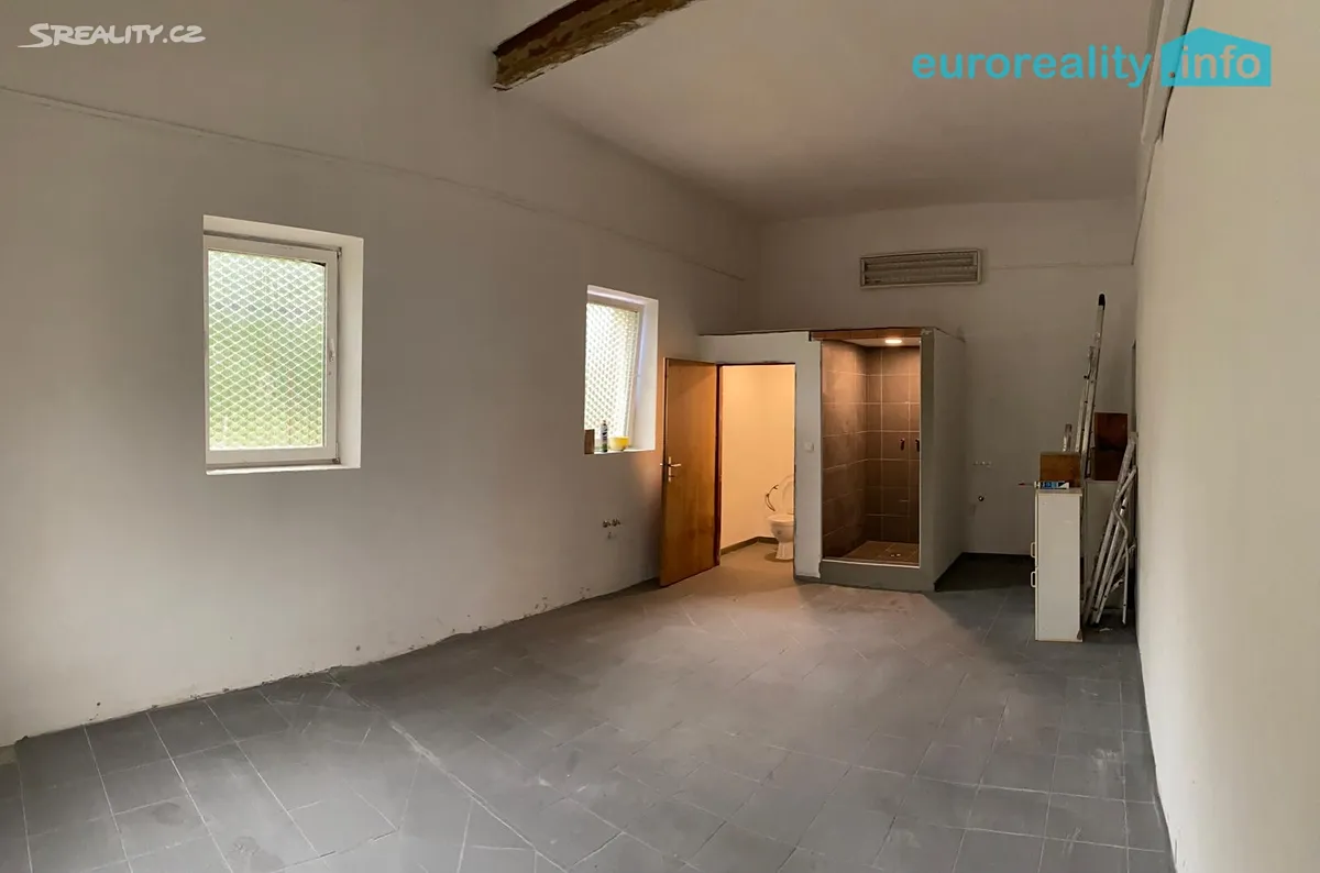 Prodej skladového prostoru 300 m² – pohled 4