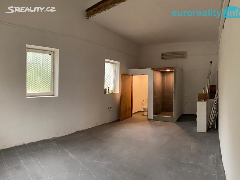 Prodej skladového prostoru 300 m² – pohled 4