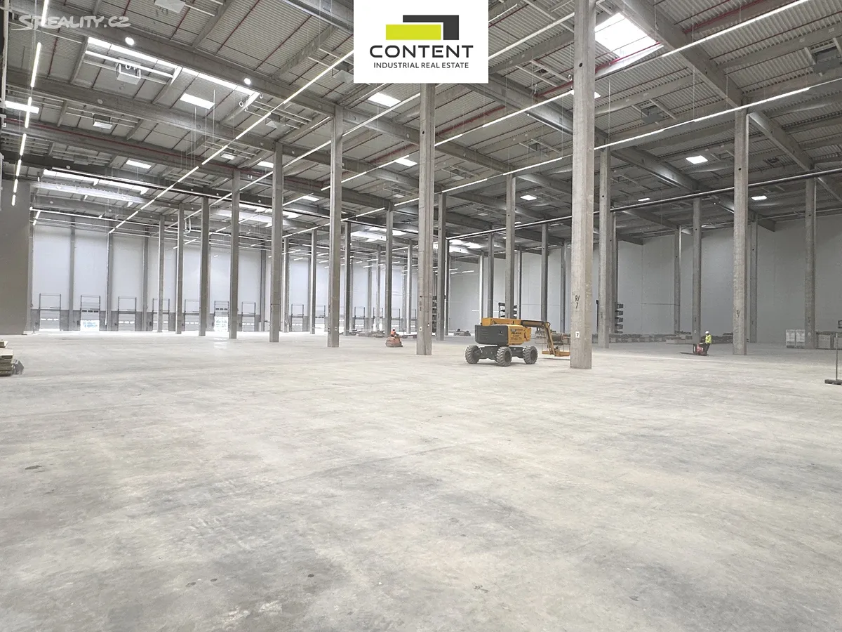 Pronájem výrobní haly, prostoru 9330 m² – pohled 2