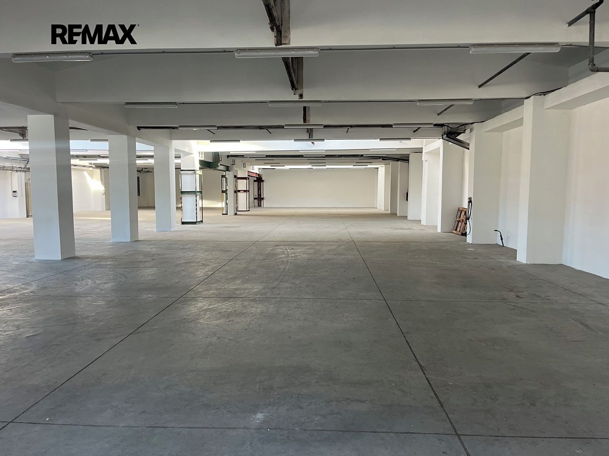 Pronájem skladového prostoru 1494 m² – fotografie 3