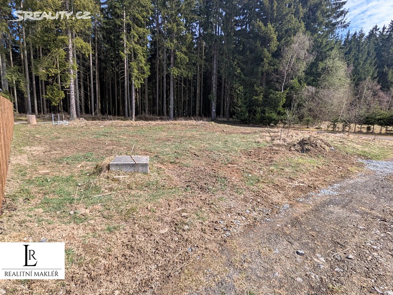 Prodej  stavebního pozemku 393 m² – pohled 3