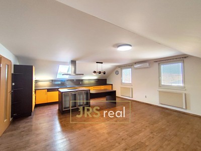 Pronájem bytu 3+kk 85 m²
