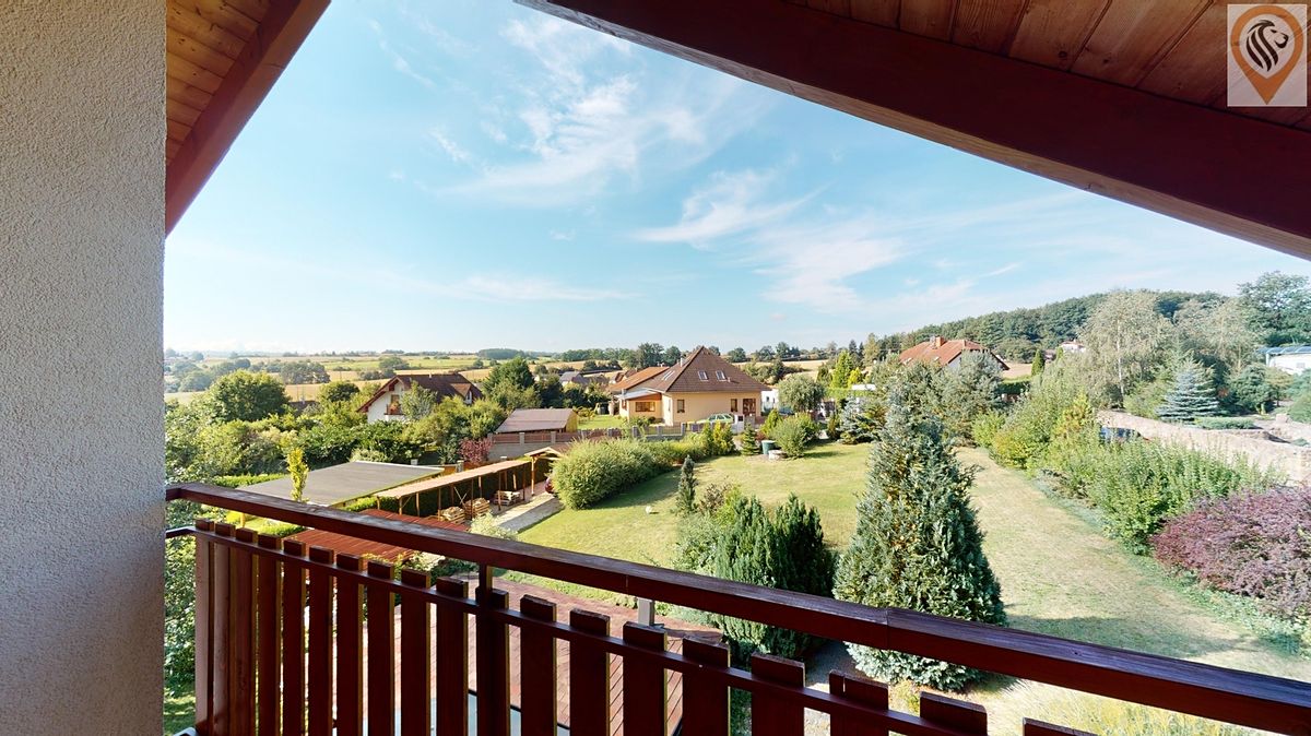 Prodej rodinného domu 314 m², pozemek 1612 m² – fotografie 3