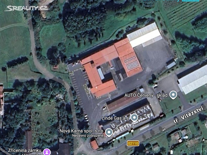 Плац, 2000 m²