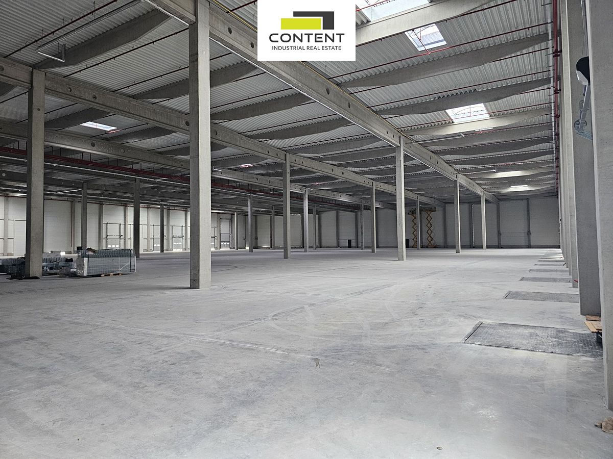 Pronájem výrobní haly, prostoru 2300 m²