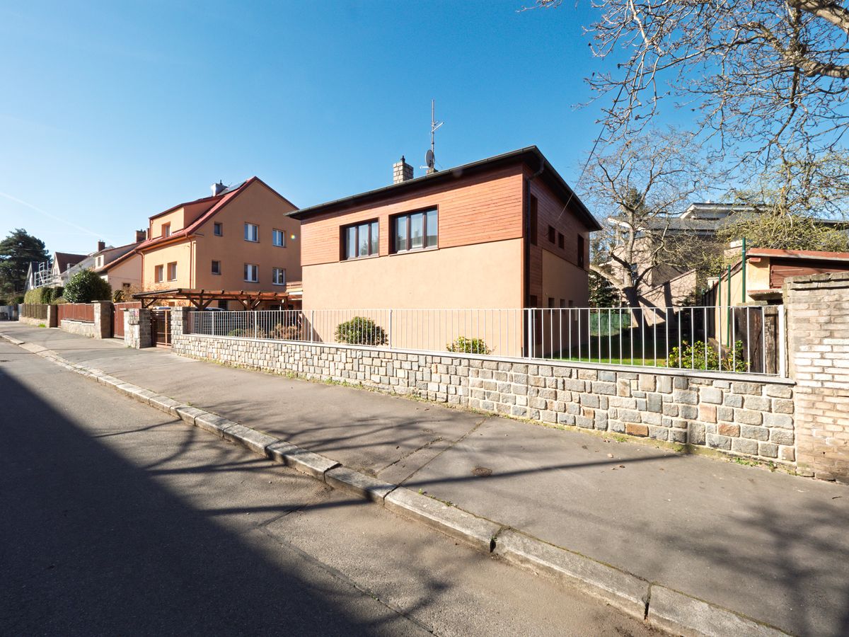 Prodej rodinného domu 180 m², pozemek 593 m² – fotografie 3