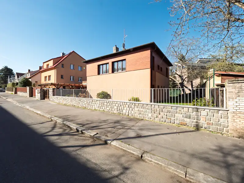 Prodej rodinného domu 180 m², pozemek 593 m², Praha – náhled fotky 3