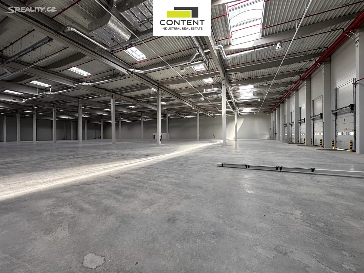 Pronájem skladového prostoru 8640 m², Brněnská
