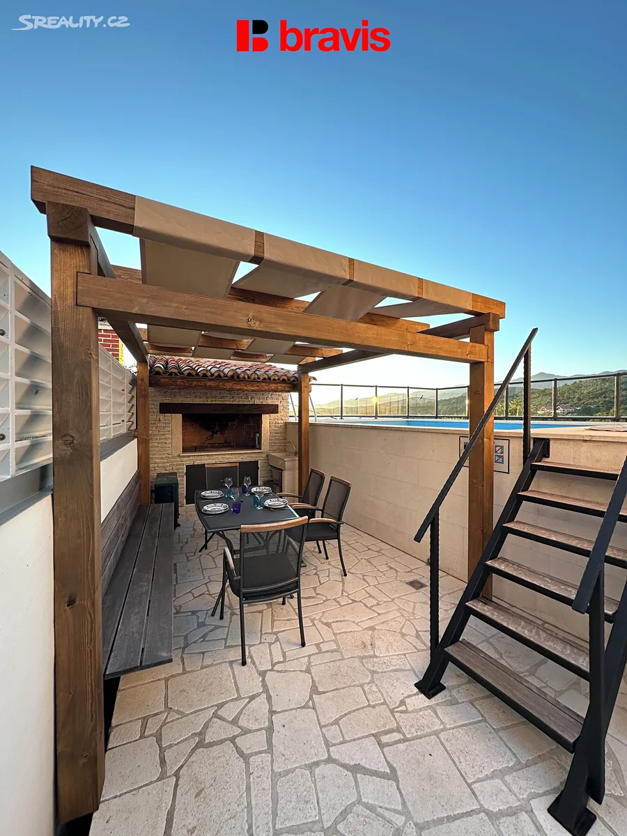 Prodej vily 289 m², pozemek 240 m² – další