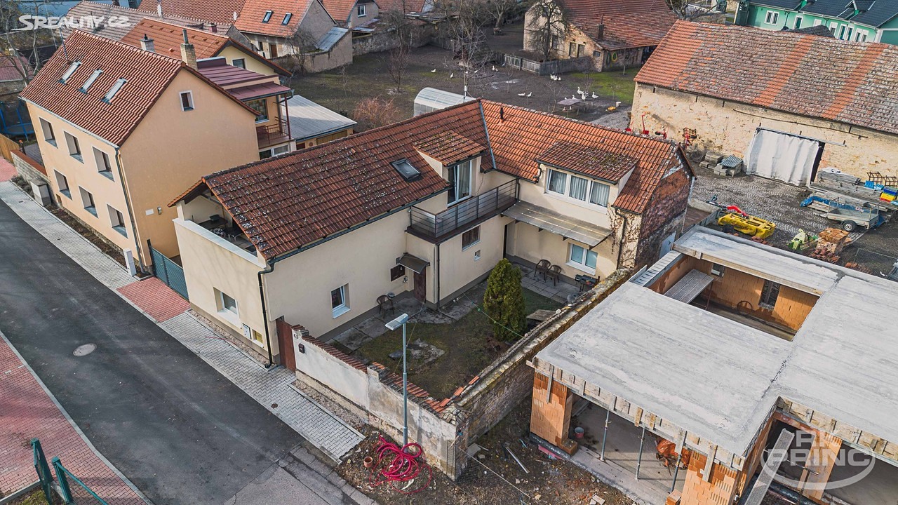 Prodej  rodinného domu 178 m², pozemek 225 m², Mochov