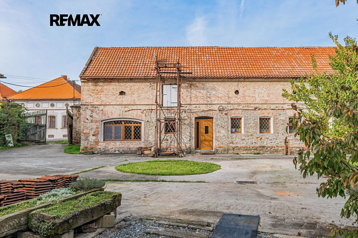 Prodej rodinného domu 507 m², pozemek 2270 m²
