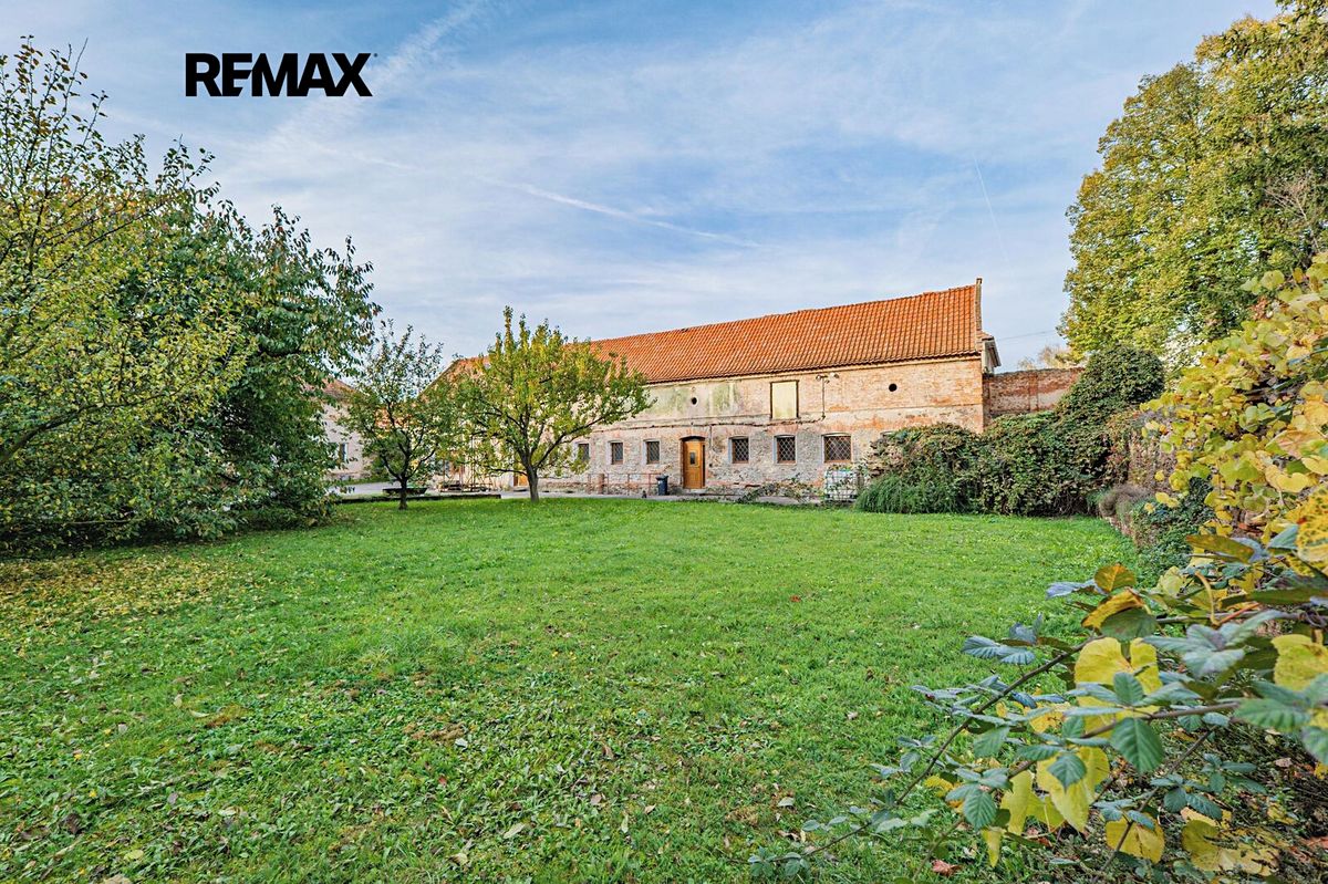 Prodej rodinného domu 507 m², pozemek 2270 m² – fotografie 2
