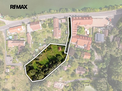 Prodej  stavebního pozemku 2 699 m²