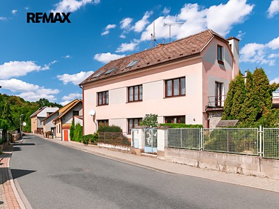 Prodej  rodinného domu 220 m², pozemek 2 023 m²