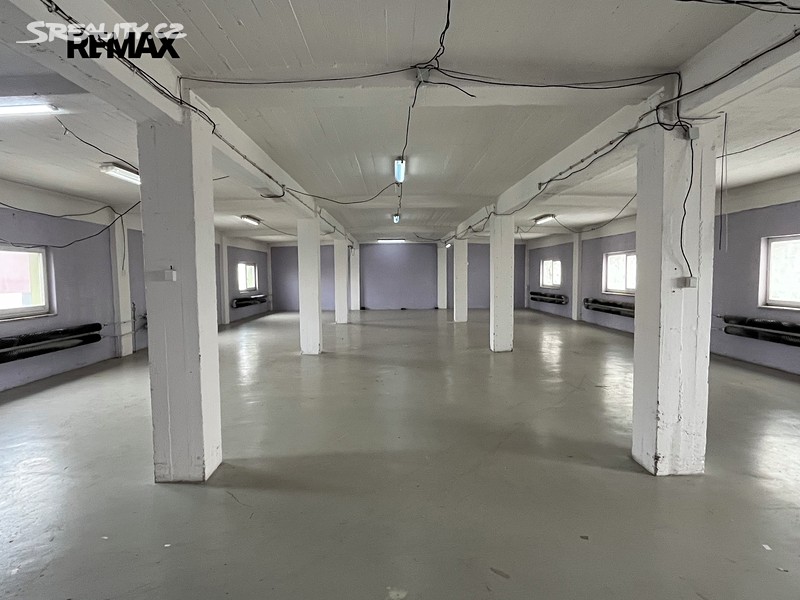 Pronájem skladového prostoru 383 m², Praha