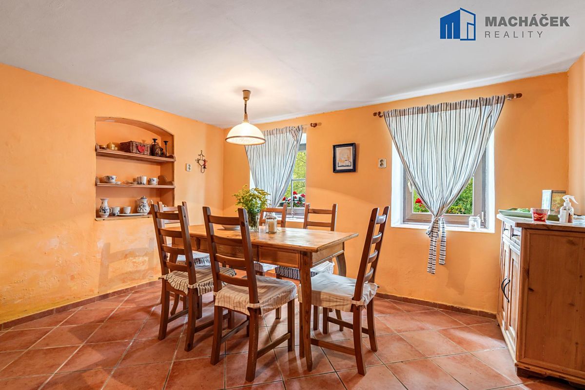 Prodej rodinného domu 182 m², pozemek 184 m² – fotografie 5