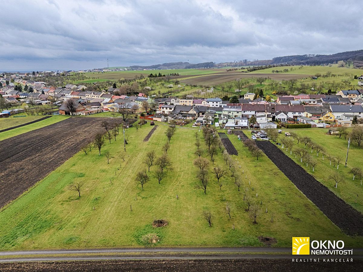 Prodej stavebního pozemku 2118 m² – fotografie 3