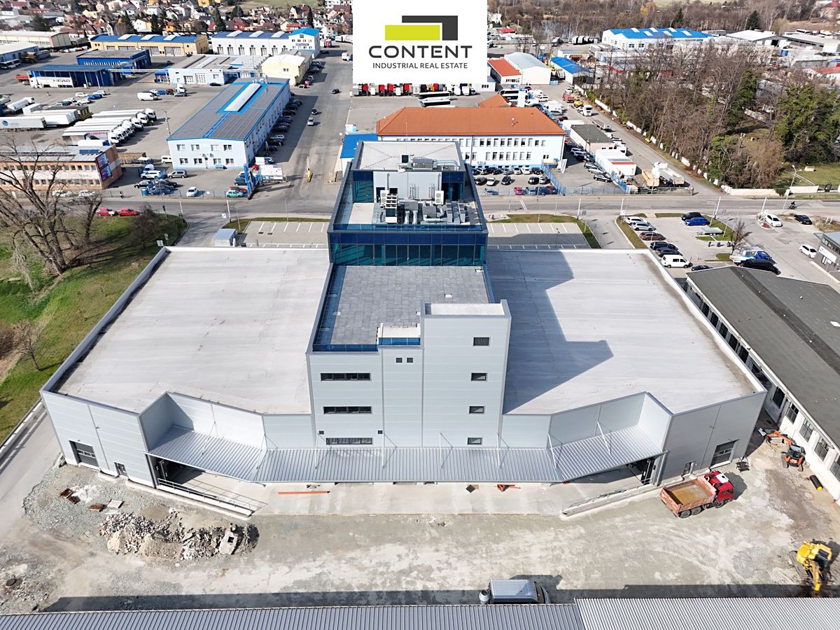 Pronájem skladového prostoru 4400 m² – fotografie 3