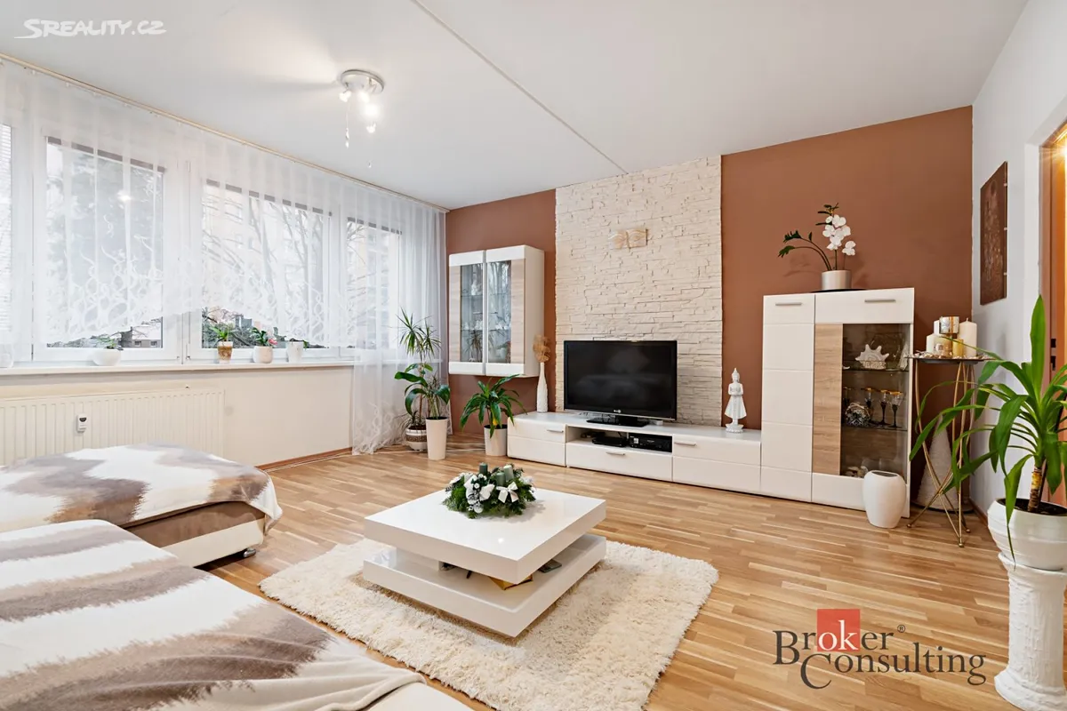 Prodej bytu 4+1 82 m², Sokolovská