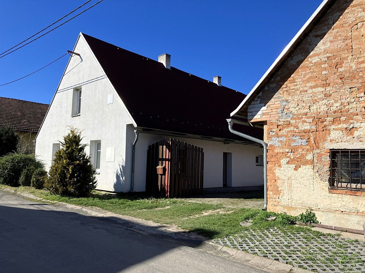Prodej rodinného domu 377 m², pozemek 1962 m² – fotografie 2