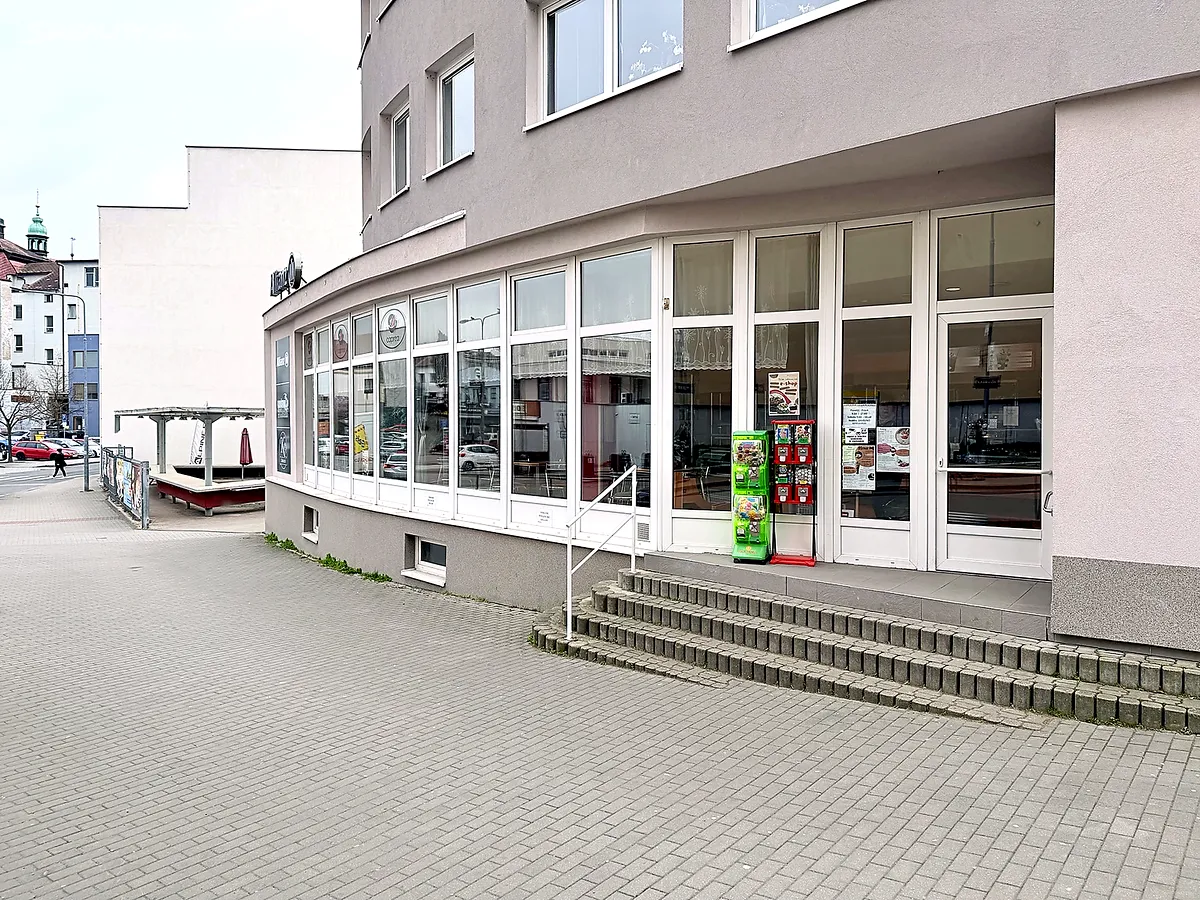Pronájem obchodního prostoru 165 m², Benešov
