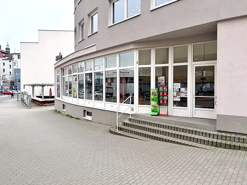 Pronájem obchodního prostoru 165 m², Benešov – náhled fotky 1