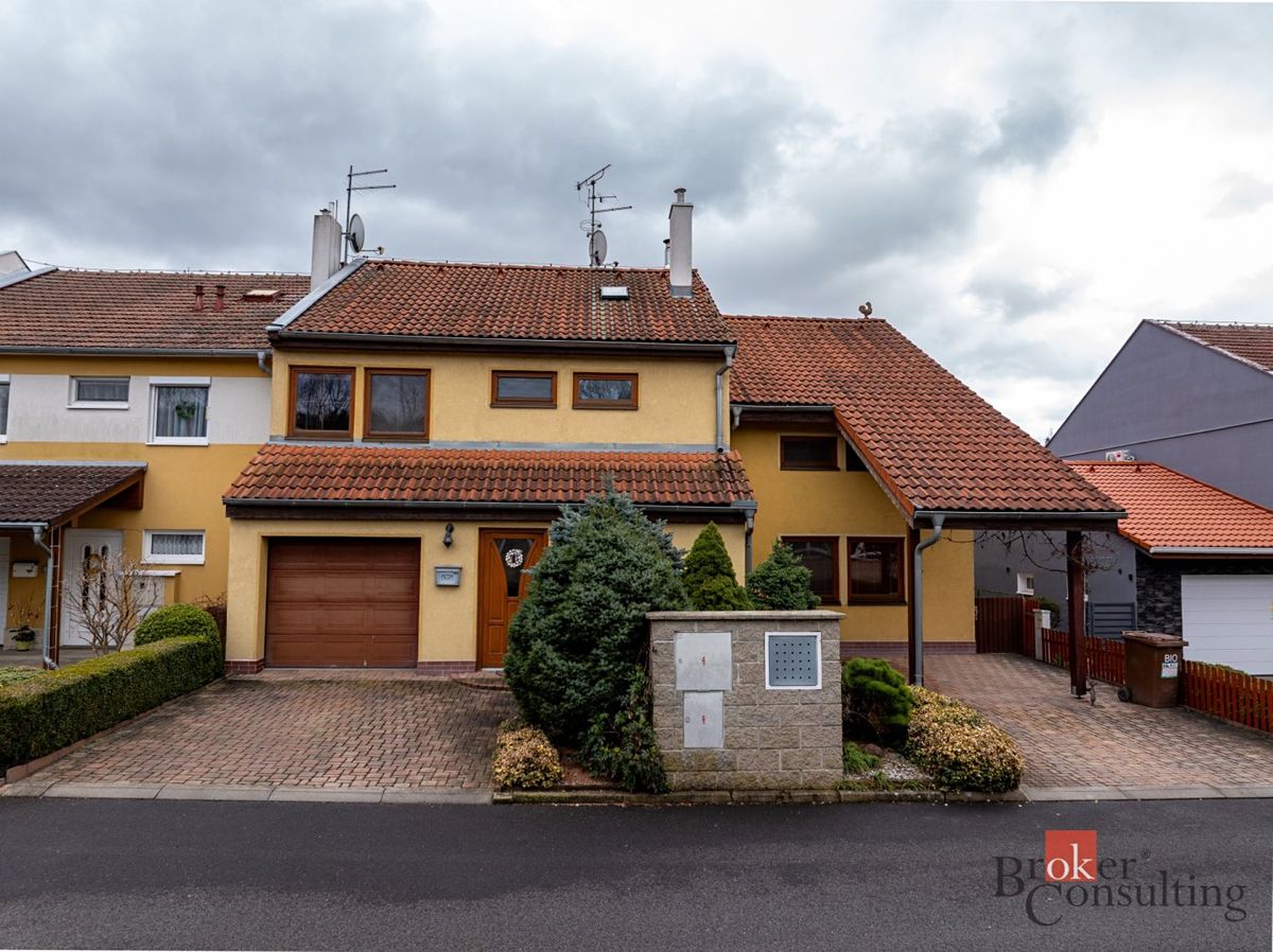 Prodej rodinného domu 239 m², pozemek 299 m² – fotografie 3