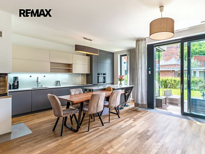 Pronájem  rodinného domu 201 m², pozemek 197 m²