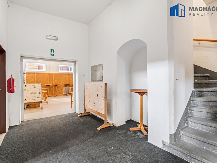 Комерційне приміщення на продаж, 669 м² (19 з 32)