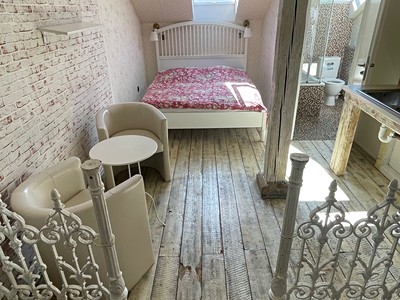 Pronájem bytu 1+kk 25 m² (Podkrovní)